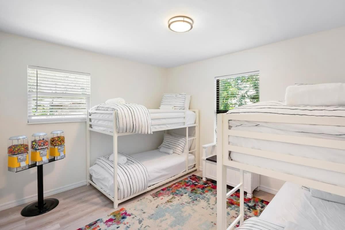 The St Augusdream Renovated Beach House Sleeps 8 Walk To Beach Saint Augustine Exterior foto